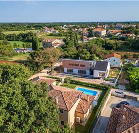 4 bedroom villa bedroom with pool, Svetvinčenat, Istria, sleeps 8